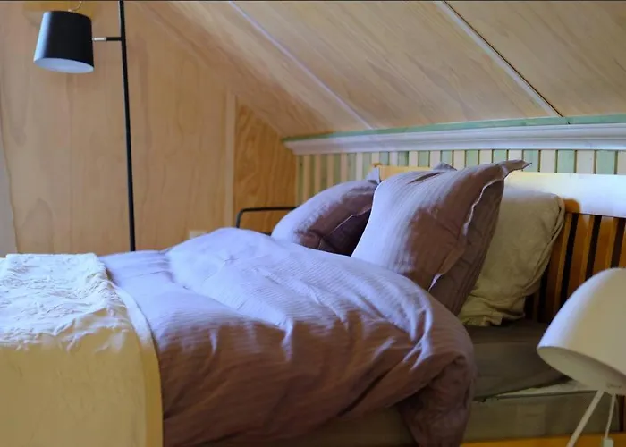 Saunahouse Rae Vallas