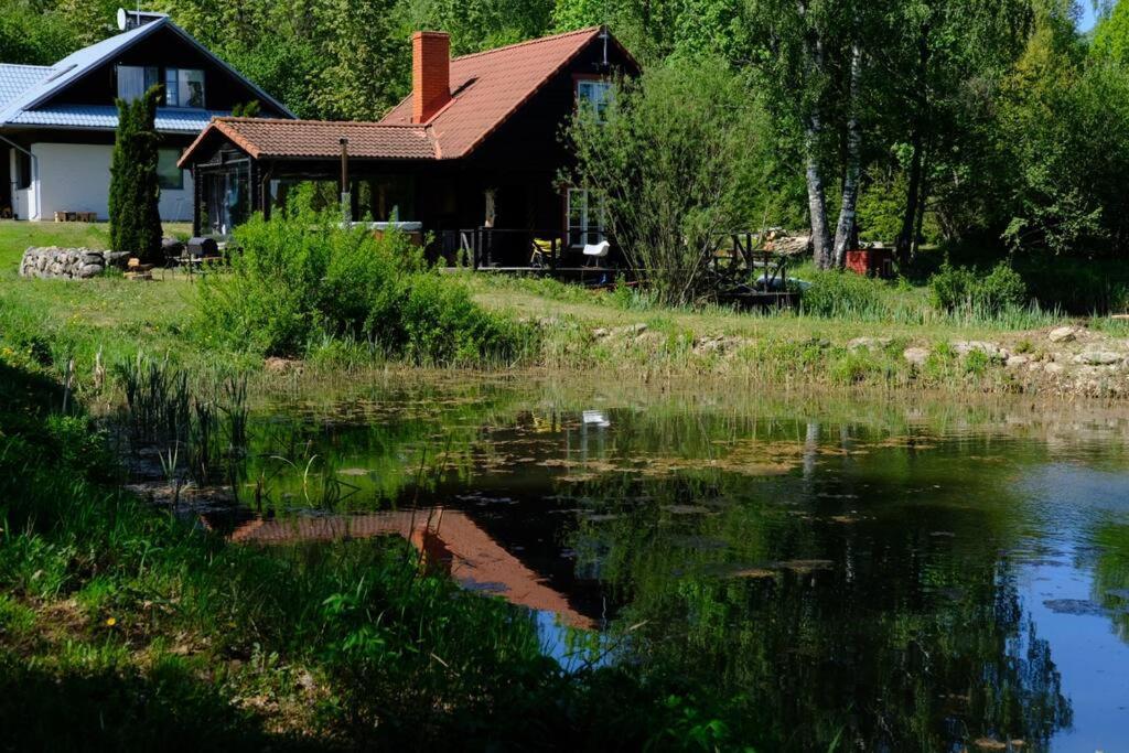 Saunahouse Rae Vallas