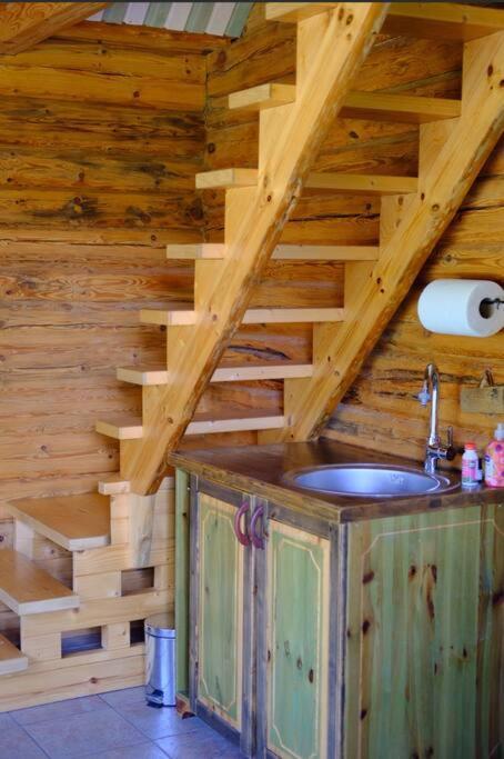 Saunahouse Rae Vallas Seli