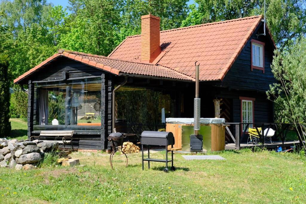 Saunahouse Rae Vallas Seli